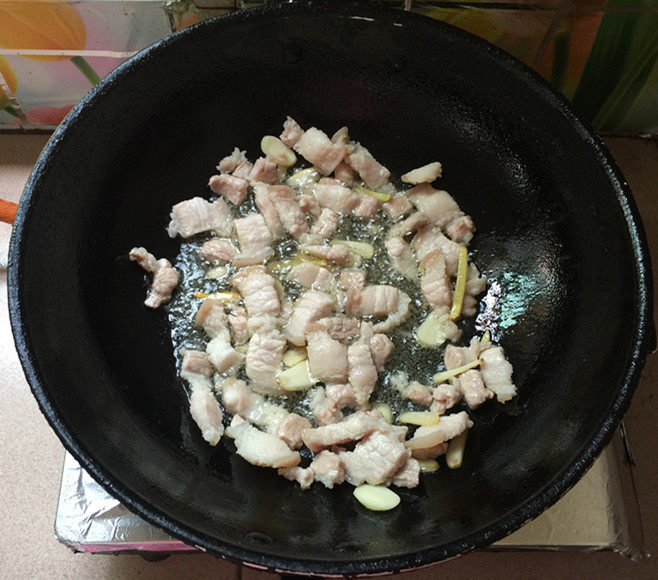 五花肉炒辣白菜盖饭步骤6