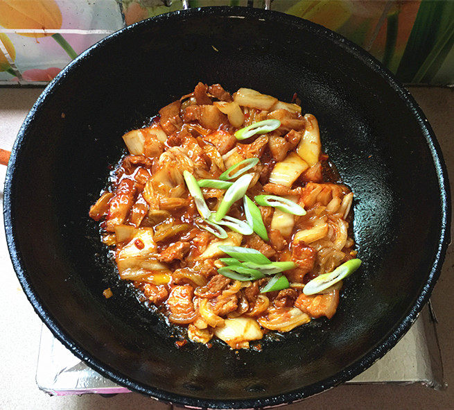 五花肉炒辣白菜盖饭步骤12