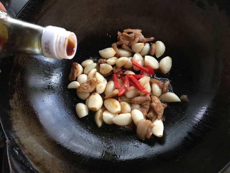 大蒜烧肉步骤6