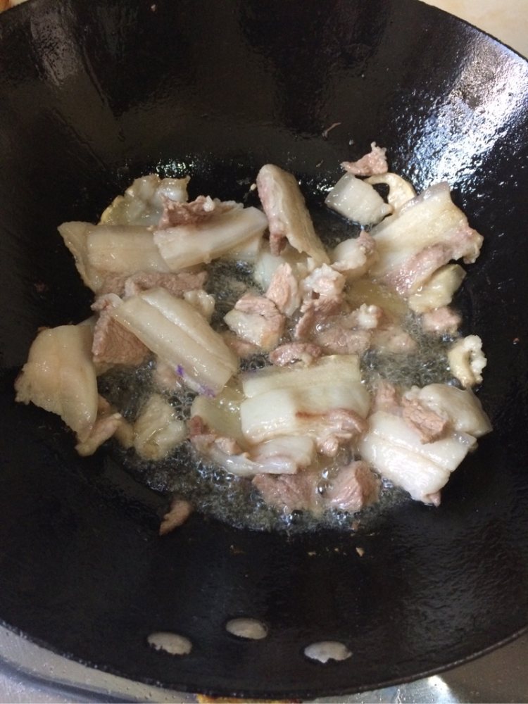 肉炖大白菜步骤2
