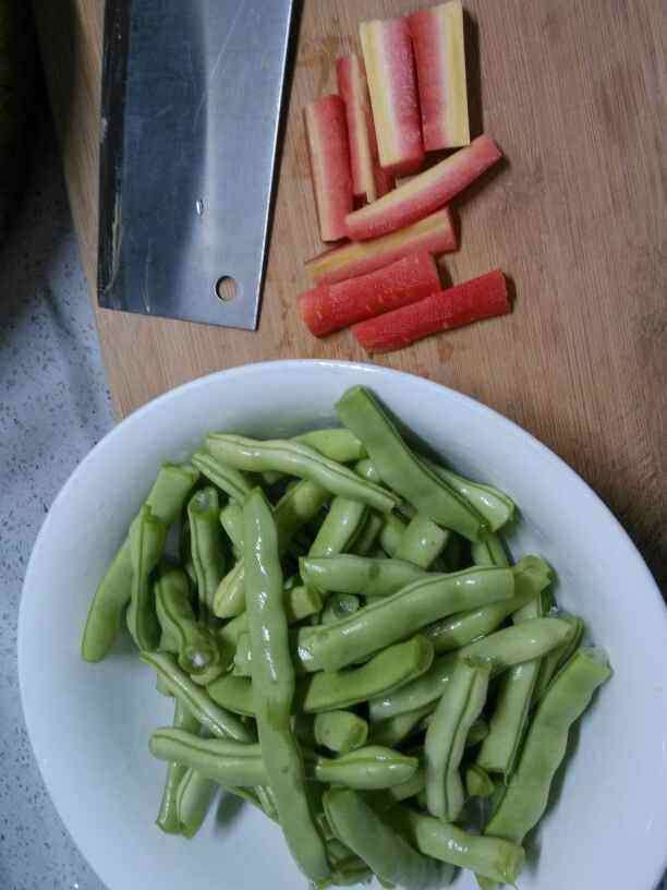 豆角五花肉步骤1