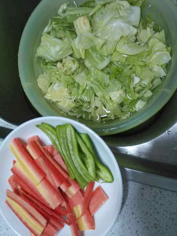 白菜炒五花肉步骤1