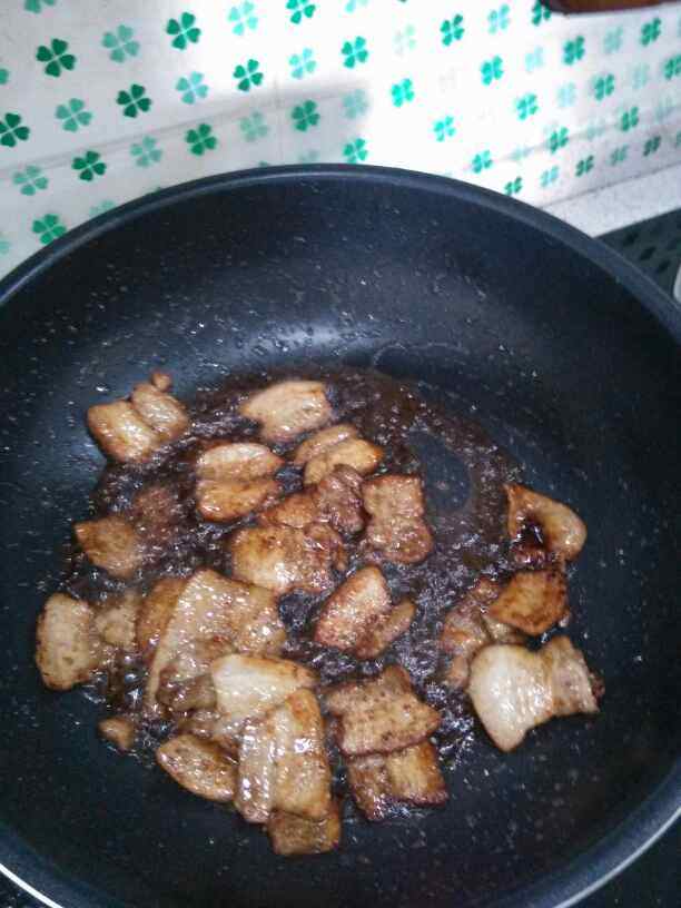 白菜炒五花肉步骤3