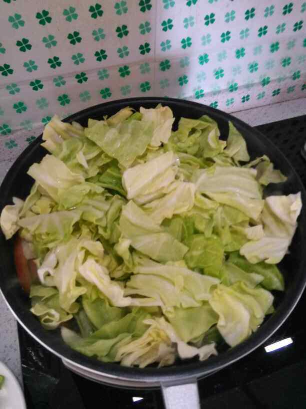 白菜炒五花肉步骤5