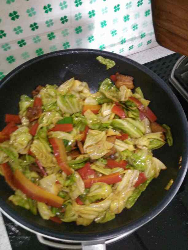 白菜炒五花肉步骤7