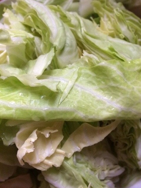五花肉炒高丽菜步骤2