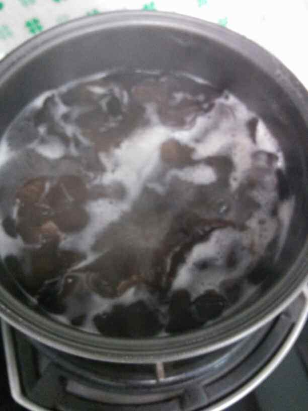 炒五花肉步骤2
