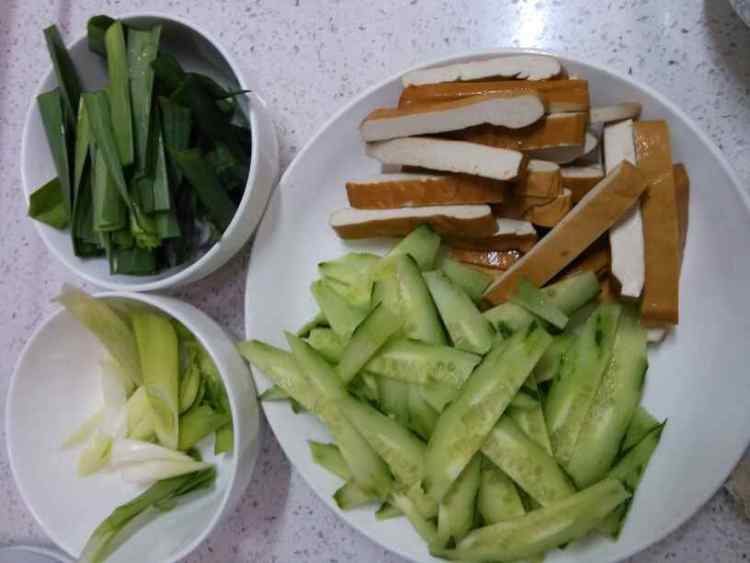 炒五花肉步骤1