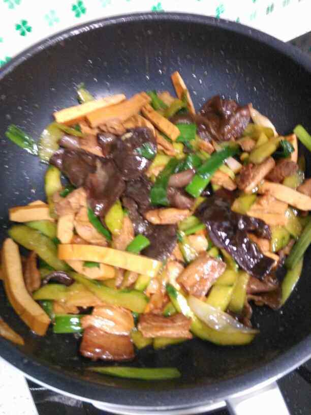 炒五花肉步骤6