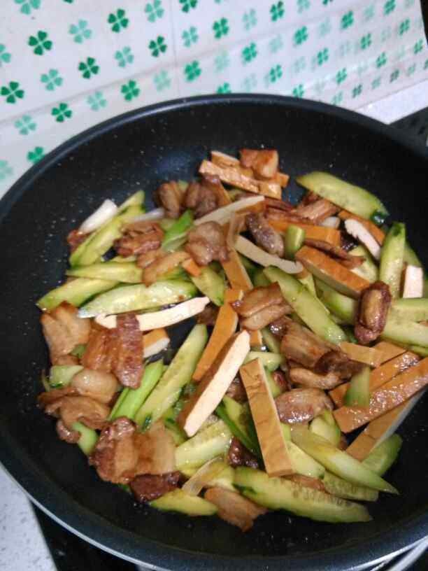 炒五花肉步骤5