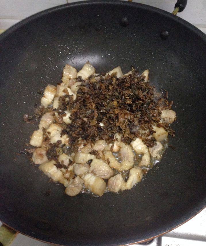 梅菜干蒸肉步骤5