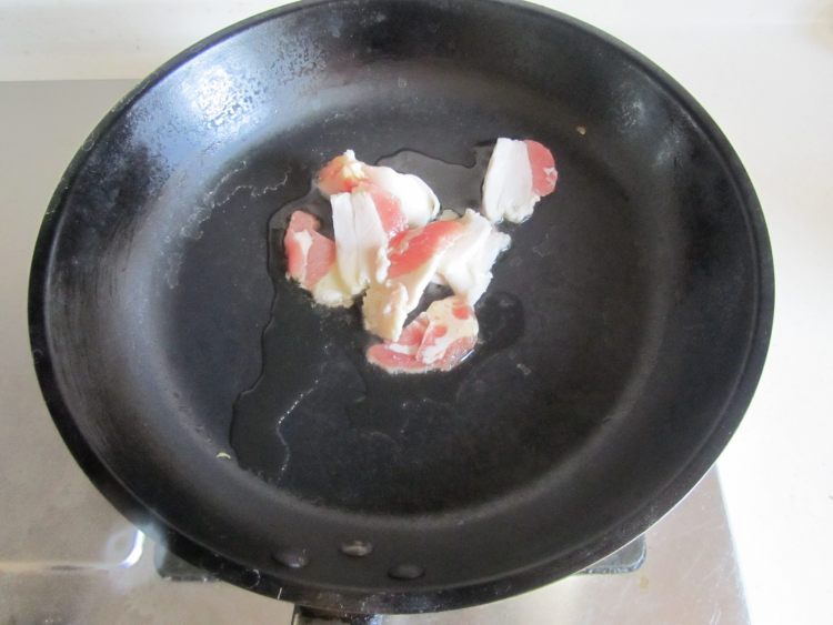 青南瓜炒肉片步骤2