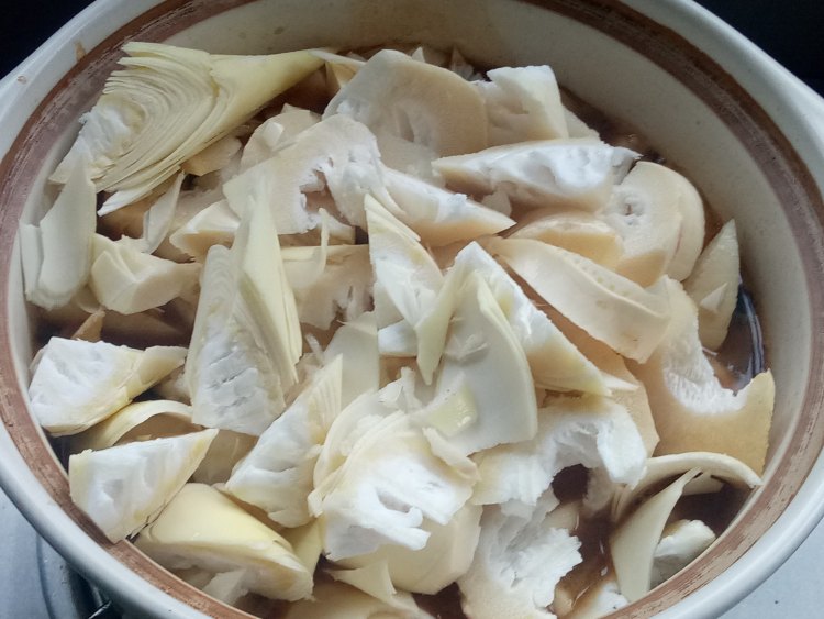 红烧肉甜笋煲步骤6
