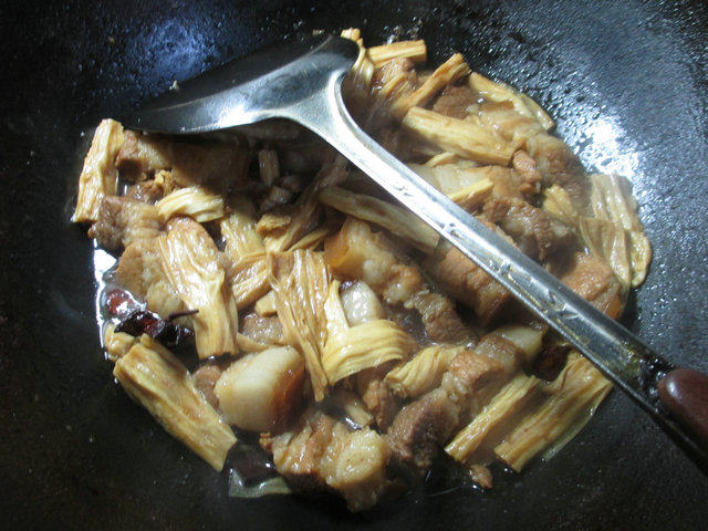 腐竹煮五花肉步骤9