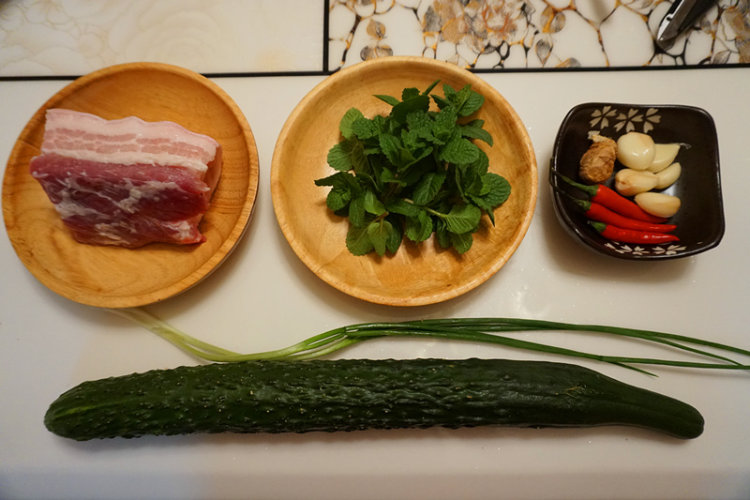 薄荷白肉卷步骤1