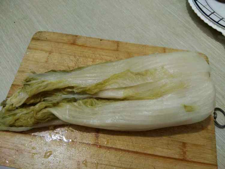 酸菜馅煮饺步骤2