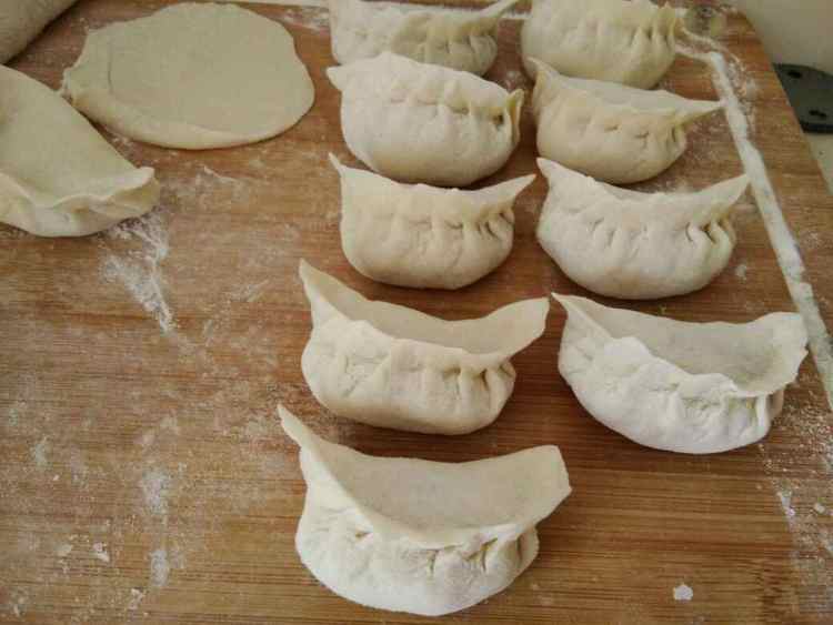 酸菜馅煮饺步骤7