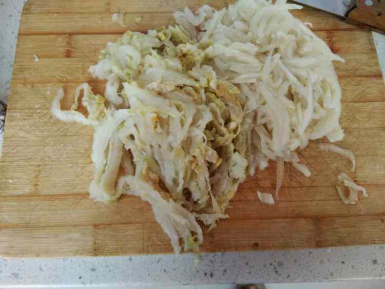 酸菜馅煮饺步骤3