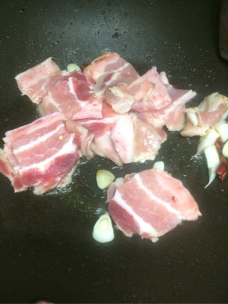 蒜薹回锅肉步骤3