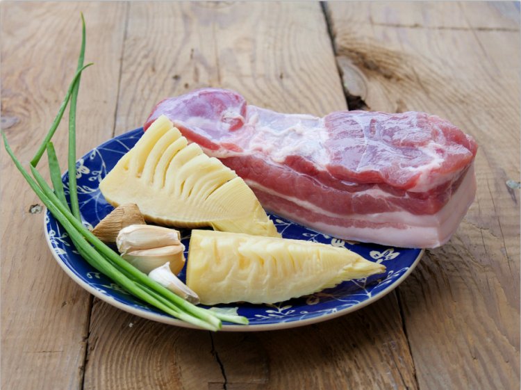 春笋烧肉步骤1