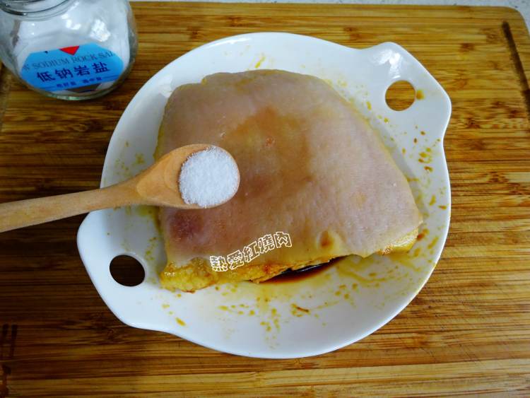 广式脆皮烧肉步骤8