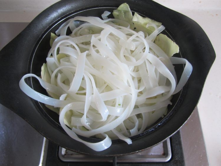 包菜粉丝煲步骤4