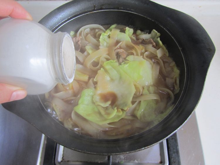 包菜粉丝煲步骤8