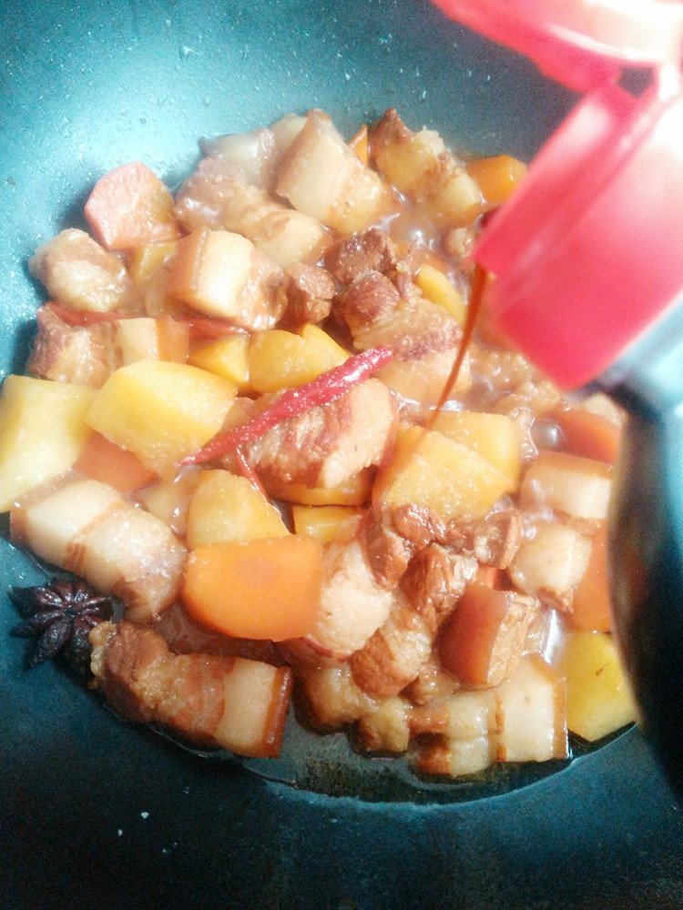 胡萝卜土豆烧肉步骤12