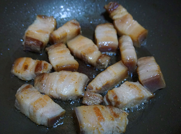 家常版红烧肉步骤3