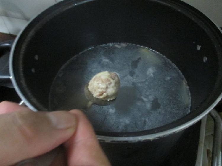 肉圆豆腐汤步骤3