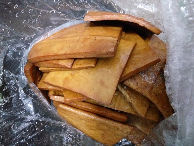五花肉炒豆干步骤1