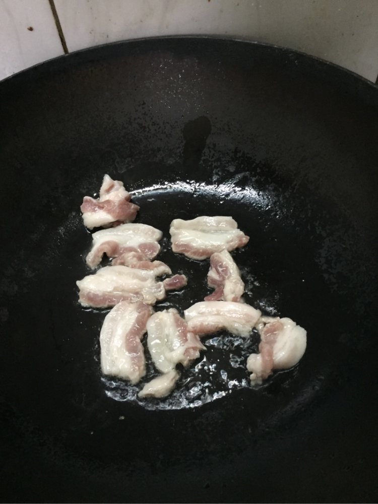 豆干炒五花肉步骤4
