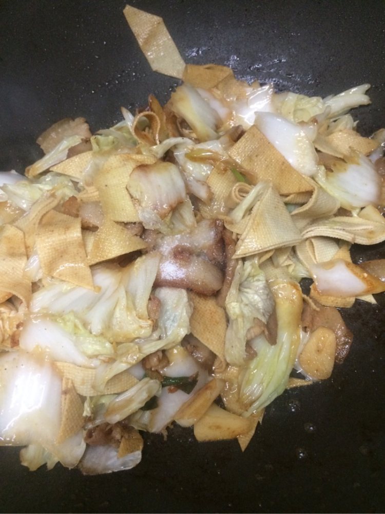 白菜豆腐片炒肉步骤7