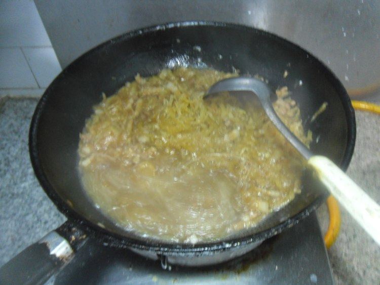 五花肉烧酸菜步骤9