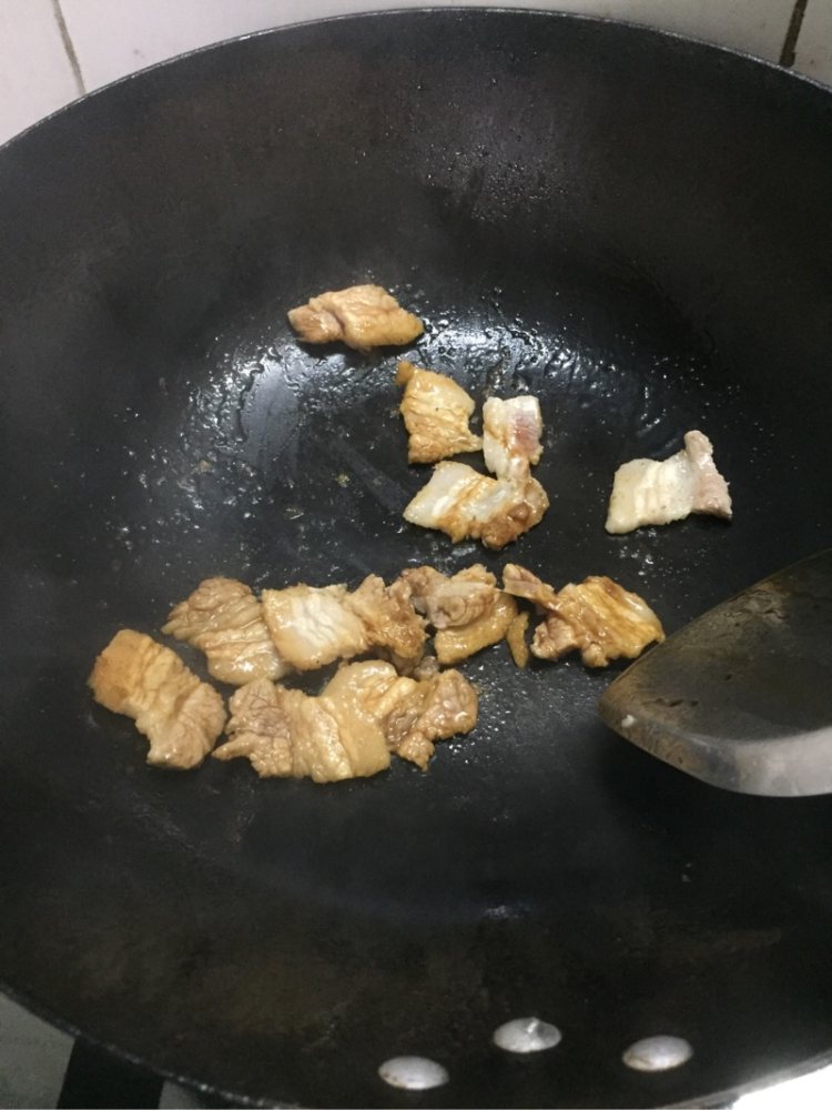 莴苣木耳炒肉片步骤4