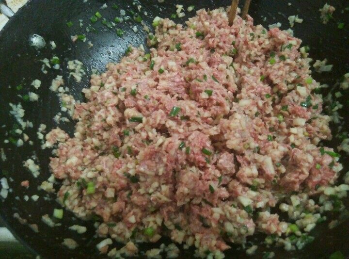 猪肉葱花藕馅饺子步骤10