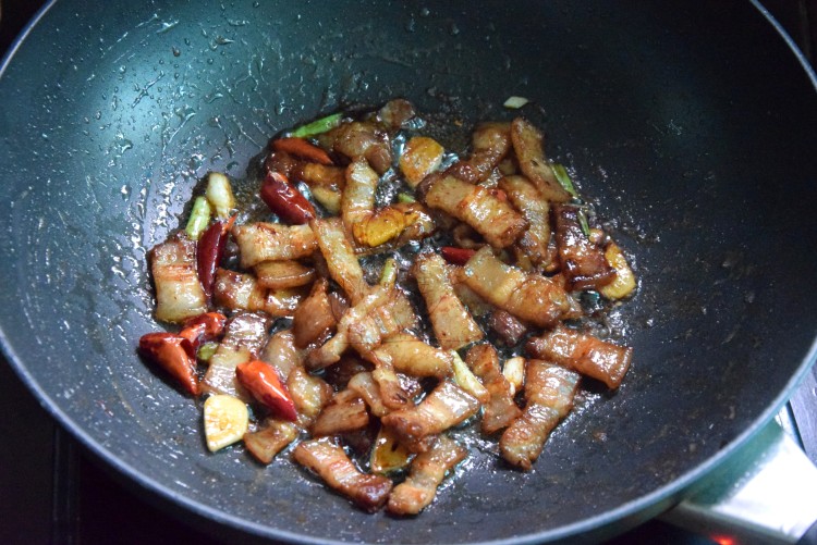 五花肉焖腐竹#本味家步骤7