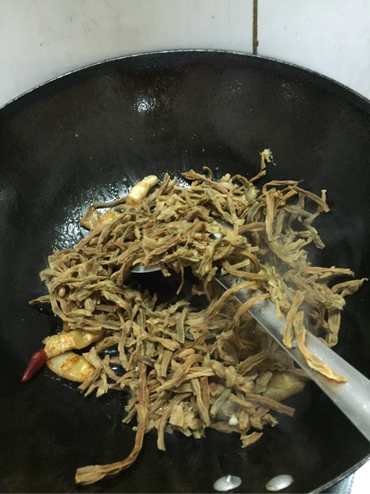 干豆角炒肉步骤6