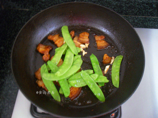 荷兰豆炒五花肉步骤5