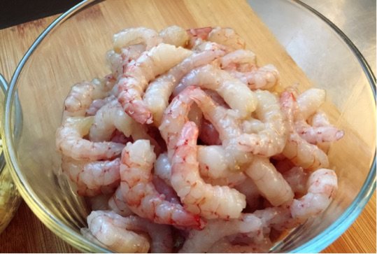 虾仁韭菜饺子步骤1