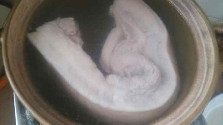 扣肉慈姑煲步骤2
