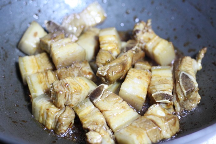 蕨菜黄豆炖肉步骤6