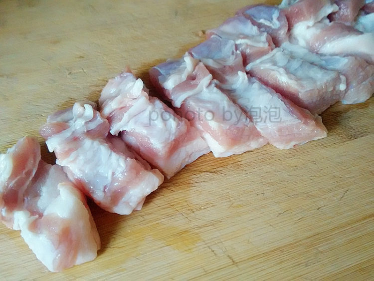 海带结红烧肉步骤2