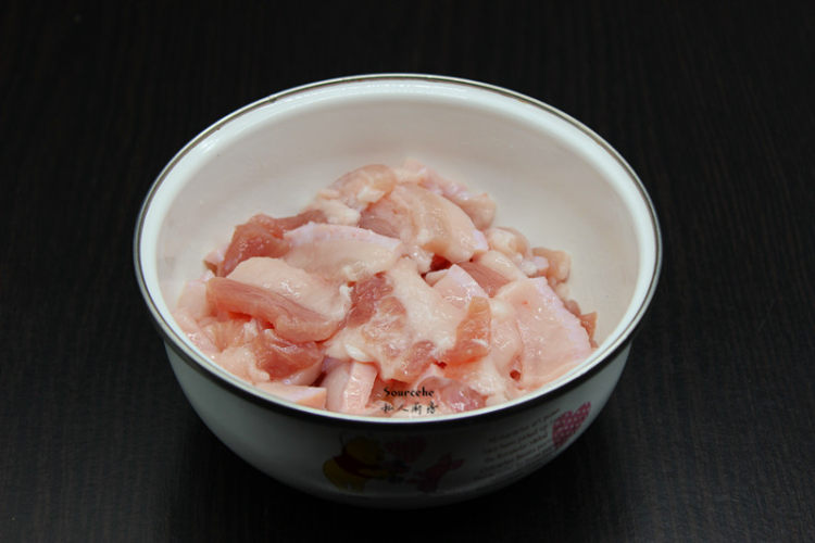 木耳炒五花肉步骤3