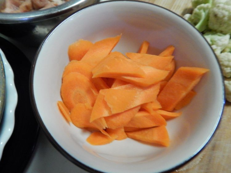花菜炒五花肉步骤3