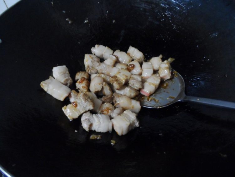 鸡蛋红烧肉步骤3