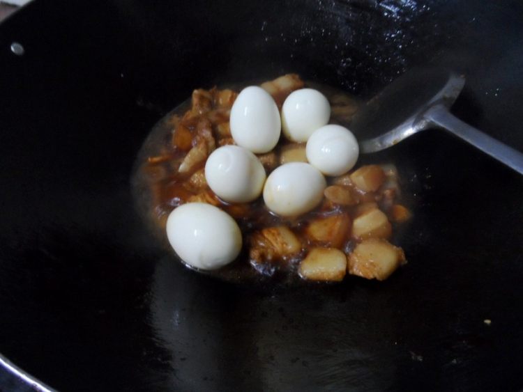 鸡蛋红烧肉步骤8