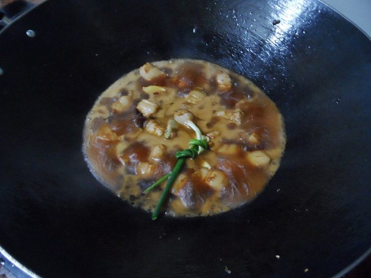 鸡蛋红烧肉步骤6