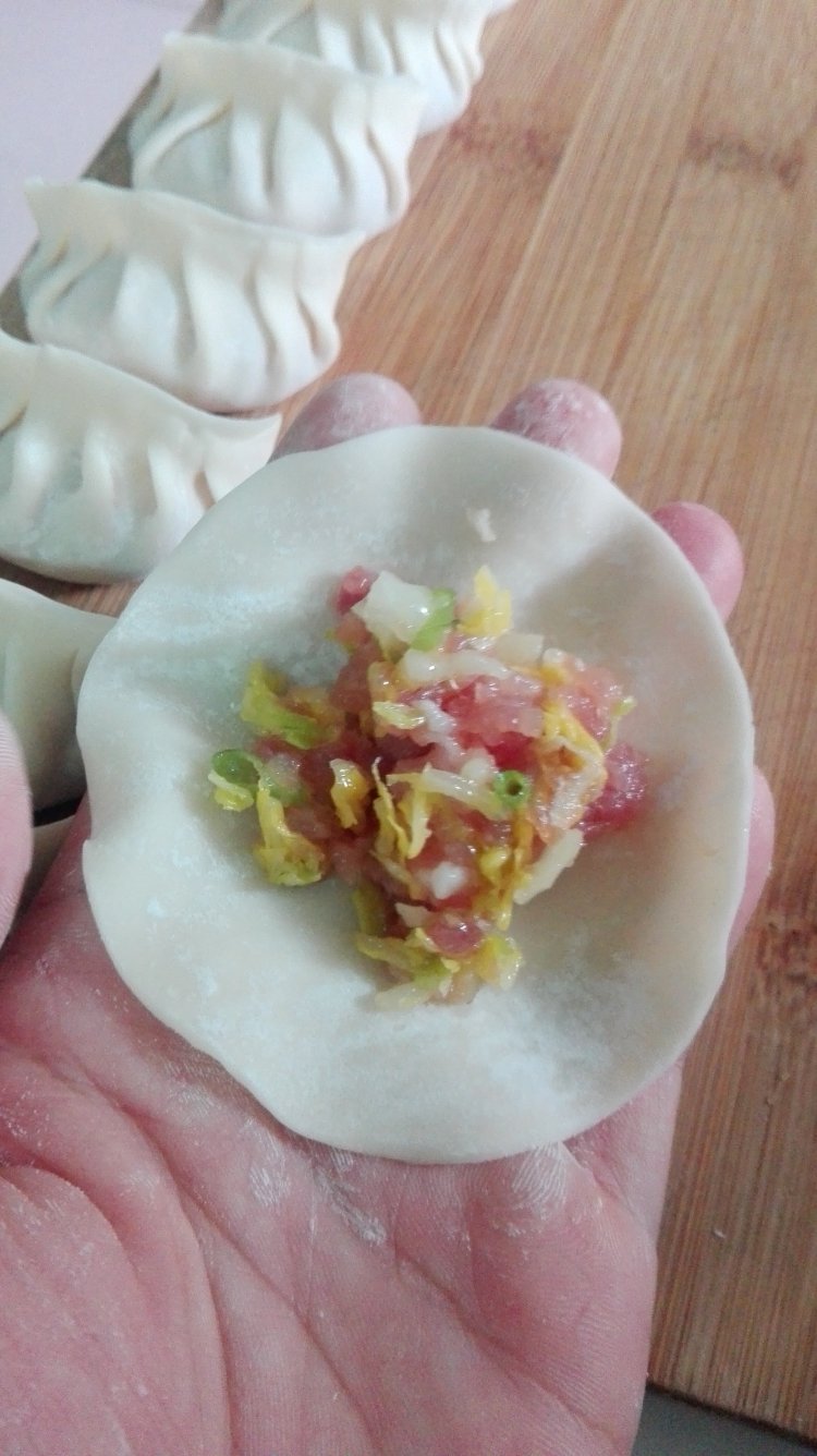 白菜猪菜饺子步骤4