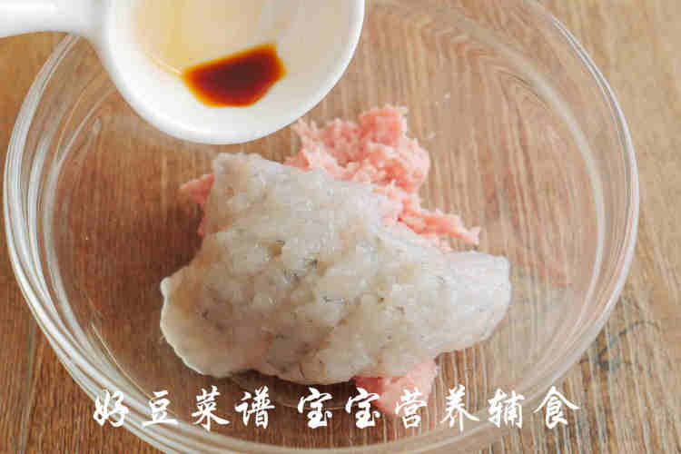 虾仁猪肉蛋卷步骤7
